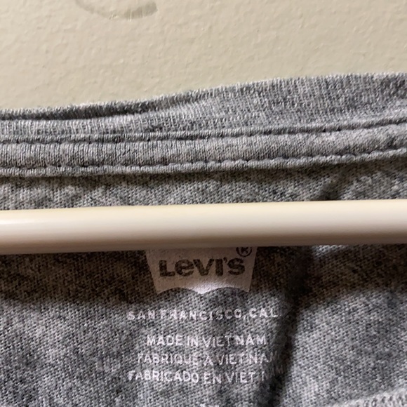 🌟HOST PICK!🌟 LEVI’S T - SHIRT Size XL - Picture 3 of 3